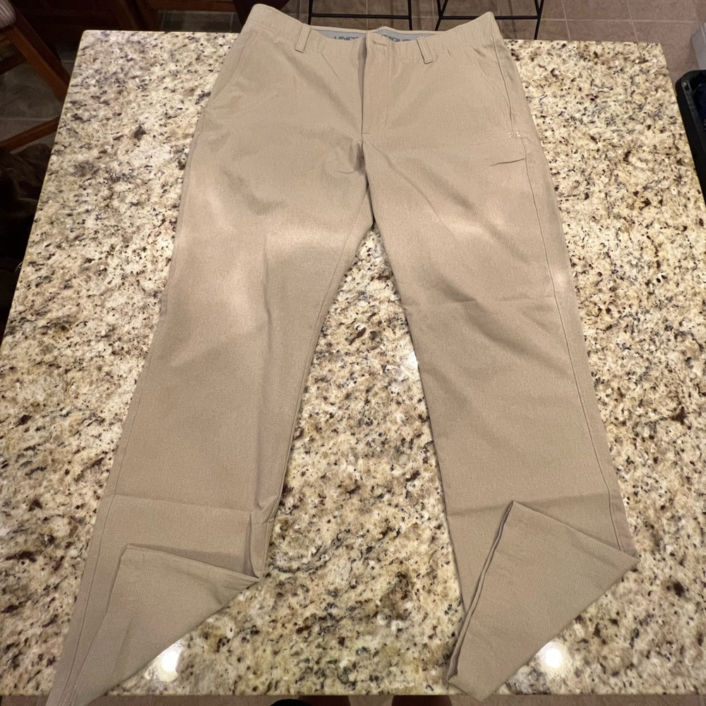 Men’s UA Match Play Vented Pants - 34/30 - Barley - Under Armour